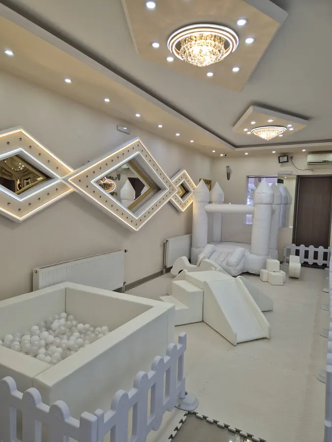 Luksuzna bela soft play zona u zatvorenom prostoru