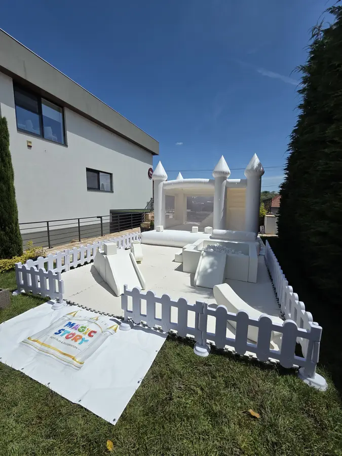 Bela soft play i dvorac na otvorenom